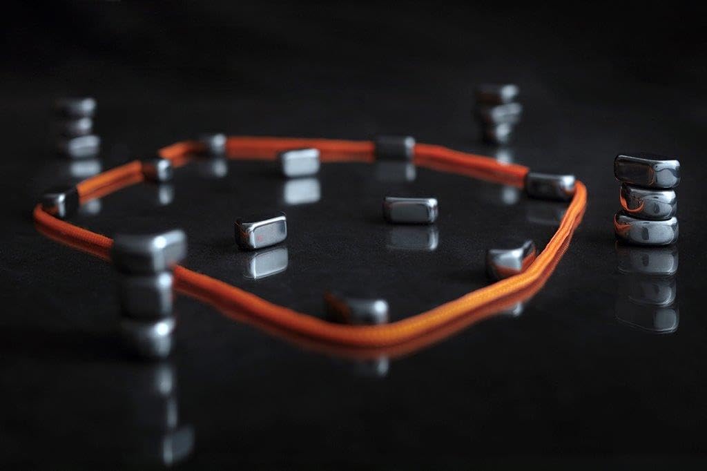 Magnet kluster game