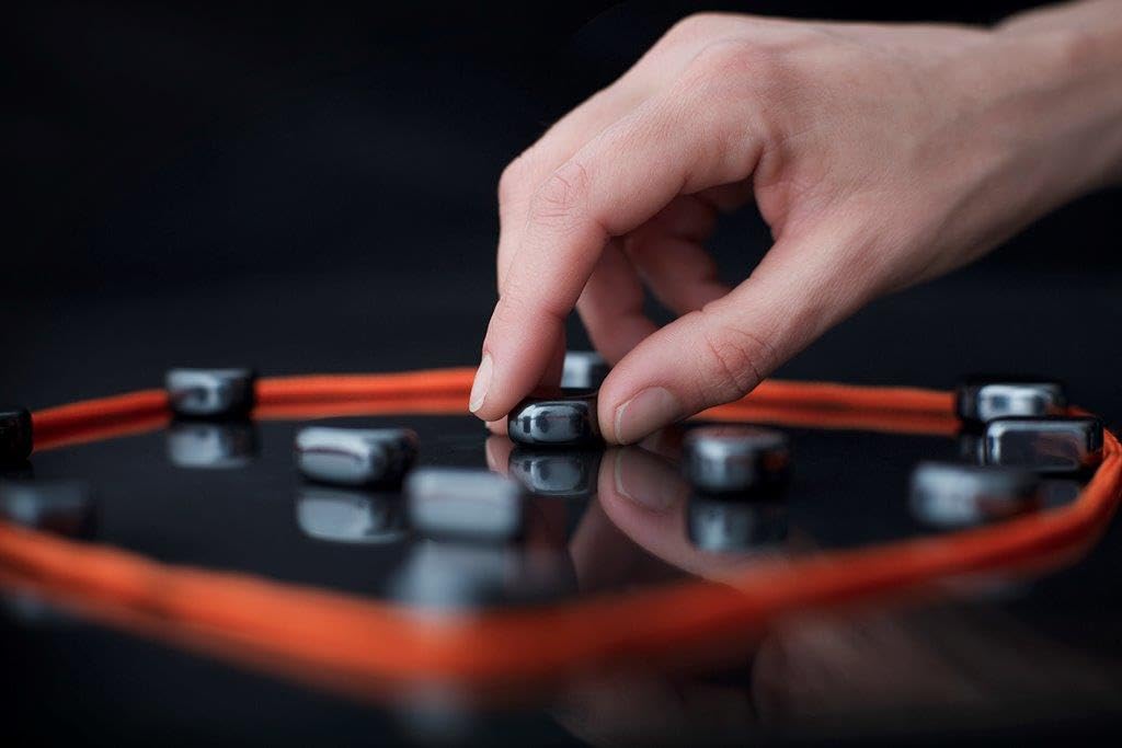 Magnet kluster game